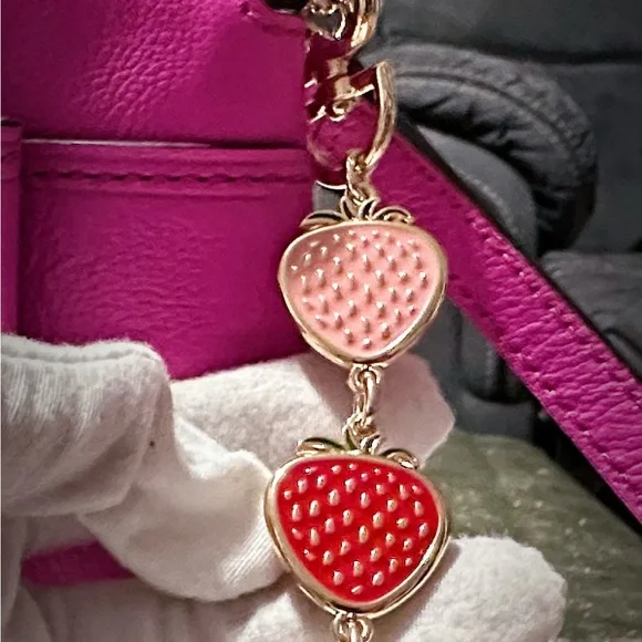 Y2K Kate Spade pink soft leather Fuchsia Crossbody Bag with strawberry keychain - Picture 15 of 17